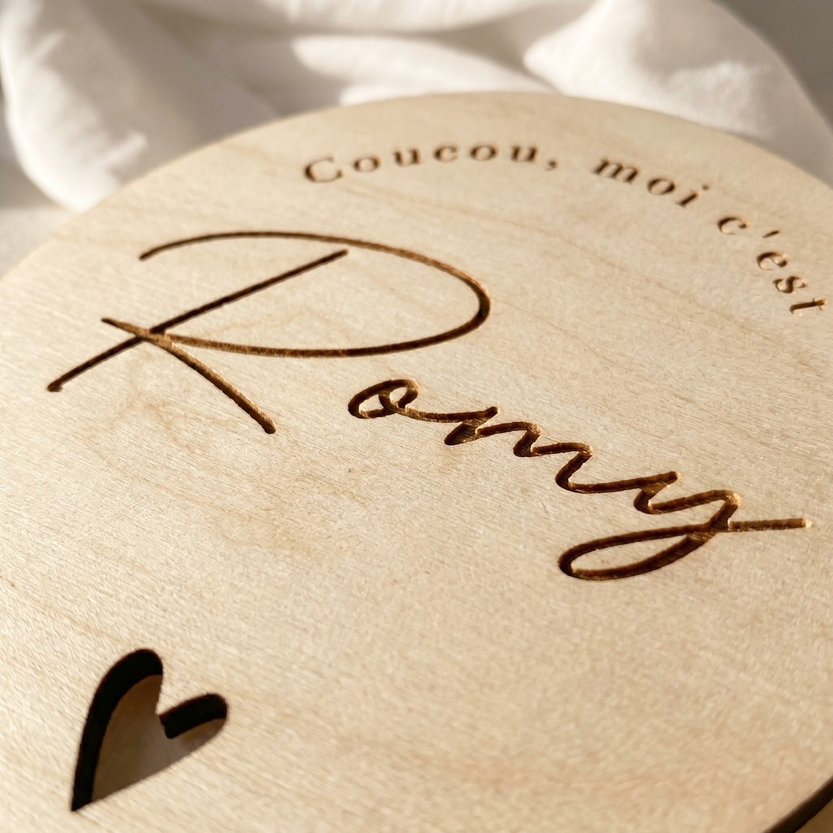 Custom Round Wooden Name Plaqu - Baby Nursery Name Sign 评论和价格